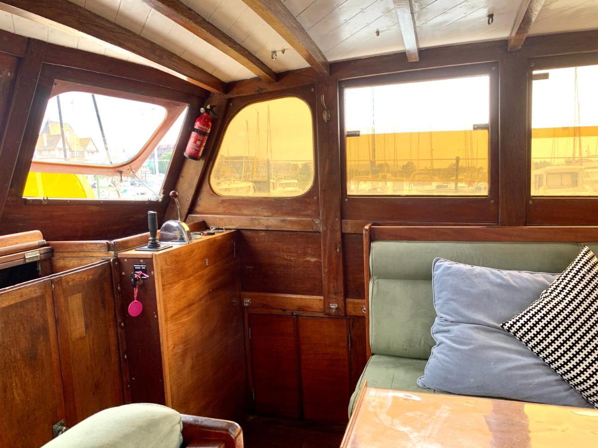 Port Deauville Yacht Vintage Экстерьер фото