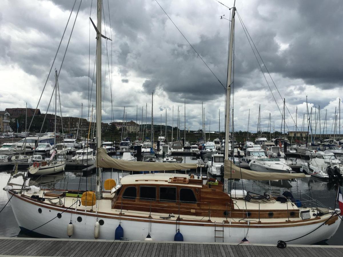 Port Deauville Yacht Vintage Экстерьер фото