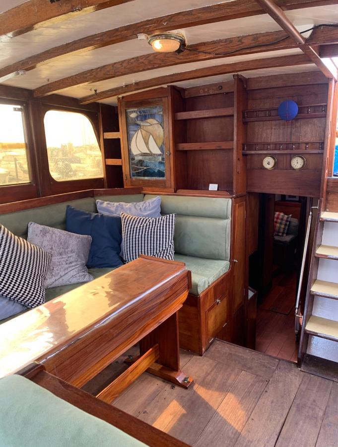 Port Deauville Yacht Vintage Экстерьер фото